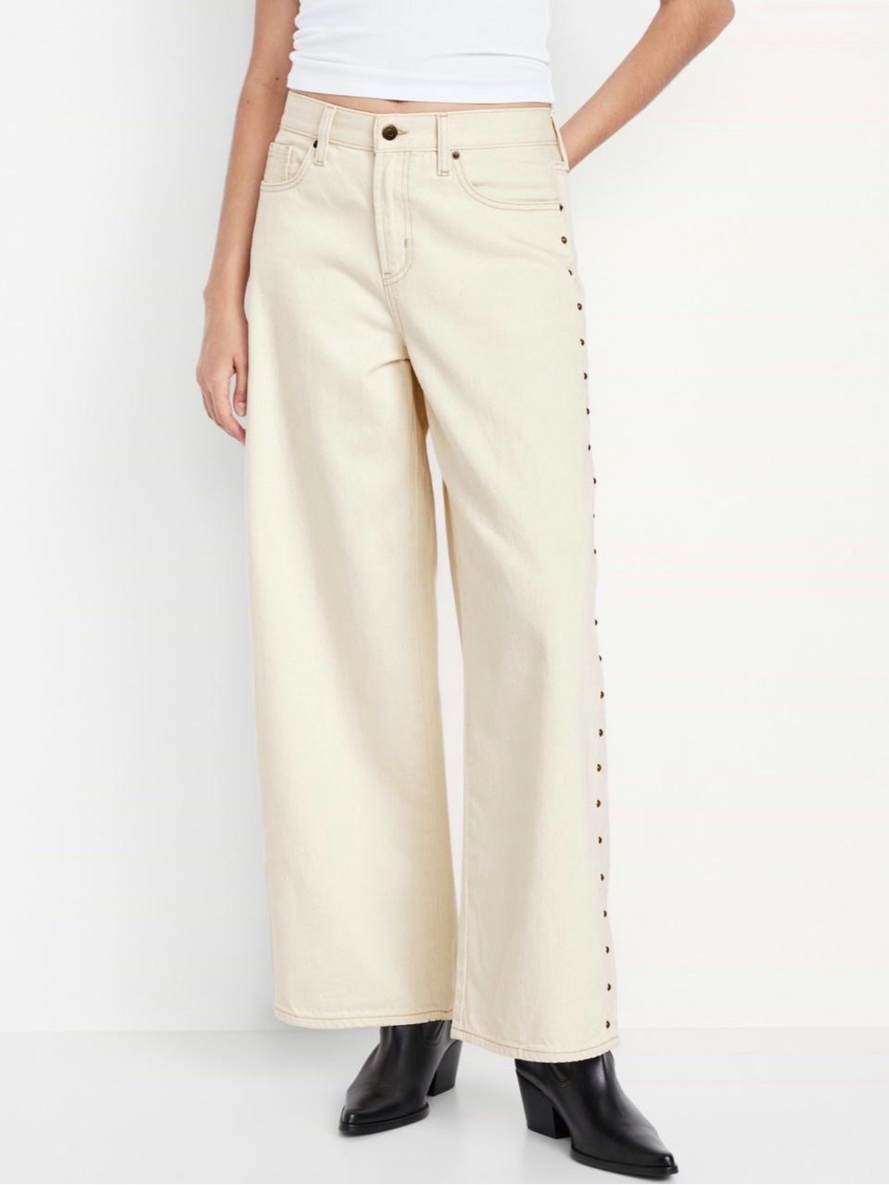 Old Navy Wide Leg Stud-Trim Jeans in Cream - Women